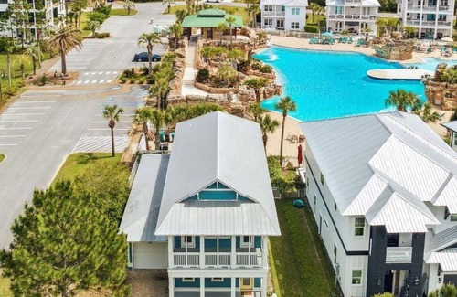 Santa Rosa Beach Casa | Resort-style pool 3min to beach. Family friendly. Private parking. Fenced-in backyard