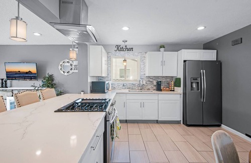 Fullerton Casa | Resort Style + Pool + Game Room + Bball Court