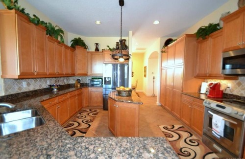 Dixie Shores Casa | Resort Style Pool, Dock, Pickleball, Kayaks, + so much more!