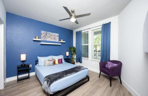 Temple Terrace Apartamento | Resort Style - POOL View - HOTUB - Moffitt - Pet - Mid Term Rental - Gated - Gym - Wifi - USF - Elevators - Long Stay - WT1