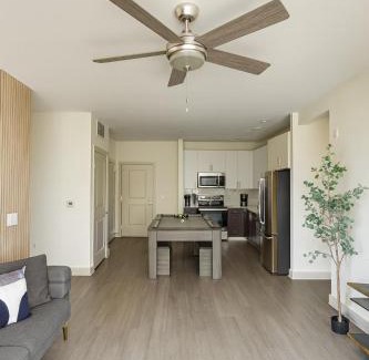 Forest Park Apartamento | Resort-Style Retreat 1 King 2 Queens, Pool table