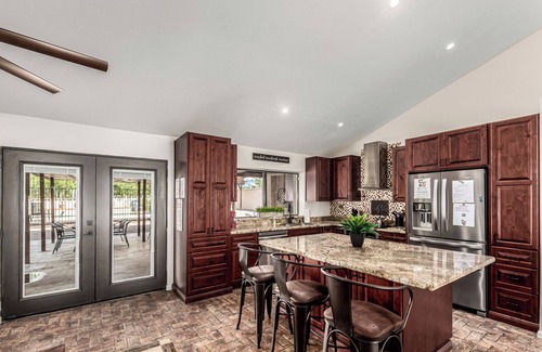 Pinnacle Peak Casa | Experience Endless Fun - Pool, 9 Hole Mini Golf, Basketball Court and More!