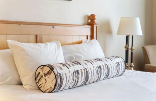 Oro-Medonte Apartamento | Resort Style with Balcony Hot Tub and Full Kitchen