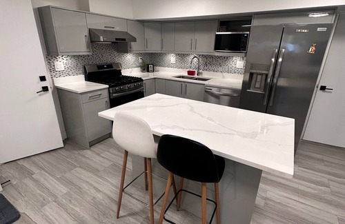 Delta Apartamento | RESORT TYPE 2 BED 2 BATH SUITE IN A VERY LARGE HOME IN DELTA, BC