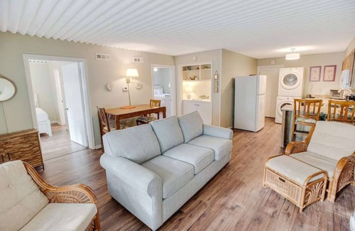 Litchfield by the Sea Apartamento | Resort-View Villa | Pool. Free Parking