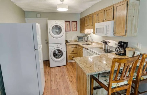 Litchfield by the Sea Apartamento | Resort-View Villa | Pool. Free Parking