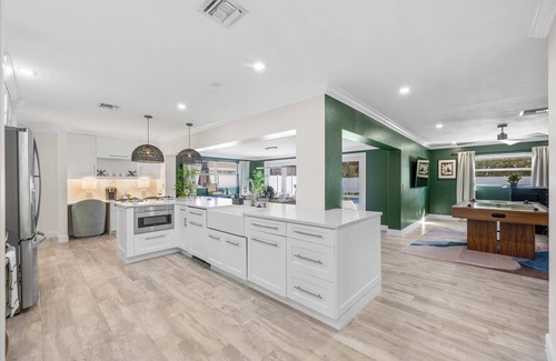Lake Clarke Shores Casa | Resort Villa! Heated Pool+Golf+Firepit+Turf Sports