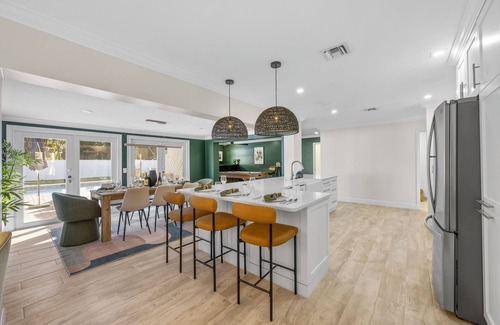 Lake Clarke Shores Casa | Resort Villa! Heated Pool+Golf+Firepit+Turf Sports