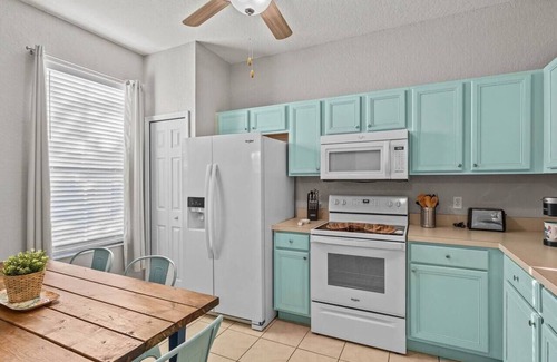 Wellington Casa | Resort & Water Park Townhouse near Disney