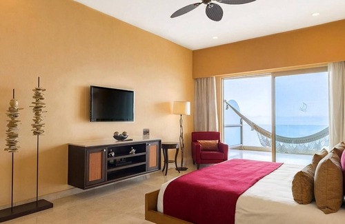 Zona sur Complejo | Resort with AC, WiFi, fitness room in welcoming Puerto Vallarta