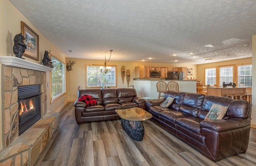 Chalet Village North Cabaña | Resort with Pool Amenity*Game Room*Mtn. View