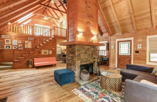 Big Canoe Casa | Respite at Big Canoe - Wood-burning fireplace, bright interiors, Wifi