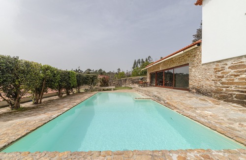 Esposade Casa | Descanso total a 10 minutos de Oporto con piscina de agua natural, wifi y aire acondicionado.