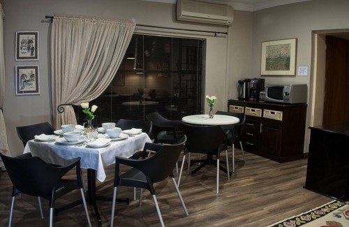 Elarduspark Casa | Rest a While Guest House