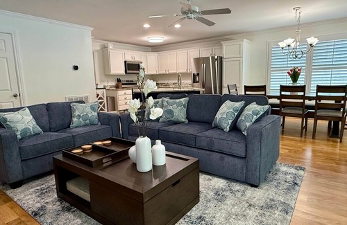 New London Casa | Rest at Badin Lake