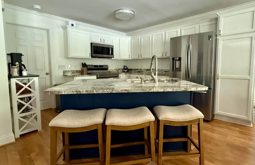 New London Casa | Rest at Badin Lake