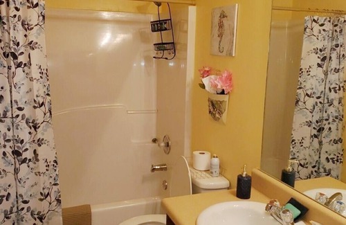 Cliftondale Casa | Rest Easy at Redding Ridge Full Occupancy for couples only