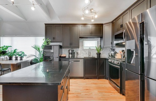 East Village Casa | Rest Easy in the East Village - Quiet Street Only Steps to Top Restaurants, Bars, and Public Transportation by AllSet Turnover