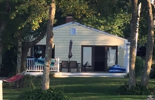 South Kingstown Casa | Pacífica Lakefront Cottage - Perfecto para su familia!