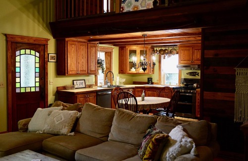 Beaufort Cabina | Rest. Relax. Renew at "The Cove at Coosaw". adorable cabin on 7.7 acres