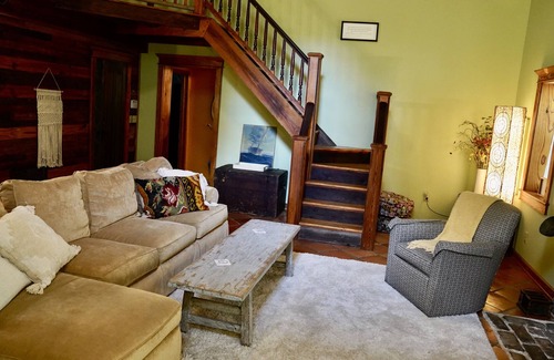Beaufort Cabina | Rest. Relax. Renew at "The Cove at Coosaw". adorable cabin on 7.7 acres
