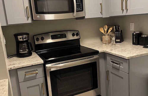 Nichols Condominio | Rest, Relax and Recharge - Beautiful 2 Bedroom, 2 Bath Condo with Pool