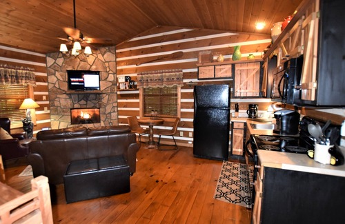 Cleveland Cabina | Rest & Relaxation - Fire pit/hot tub/Fiber Optic Internet