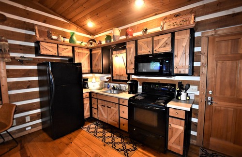 Cleveland Cabina | Rest & Relaxation - Fire pit/hot tub/Fiber Optic Internet
