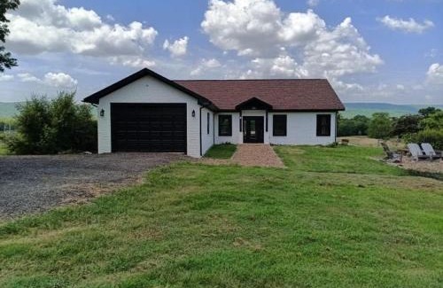 Daisy Casa | Rest & Replenish 10mins to Lake Sardis with Mountain Views