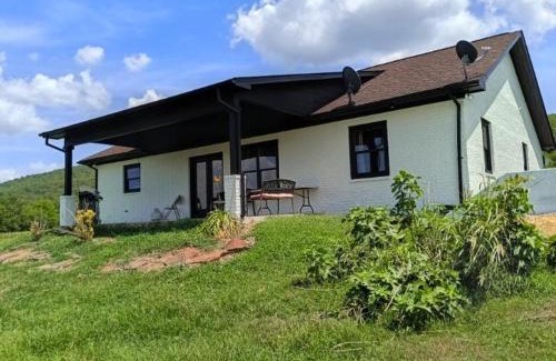 Daisy Casa | Rest & Replenish 10mins to Lake Sardis with Mountain Views