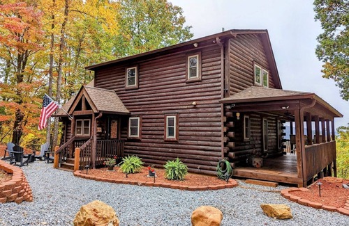 Bostic Cabina | Rest S'more! Mountain View and HOT TUB!