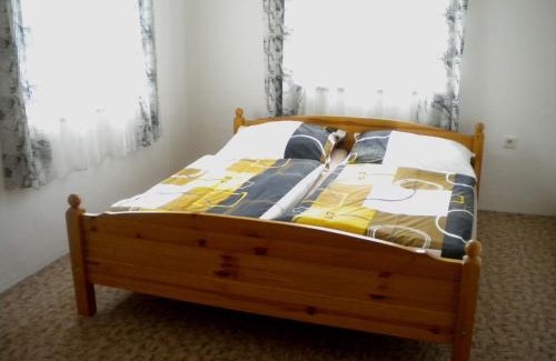 Bozanov Apartamento | Restaurace Na Křižovatce