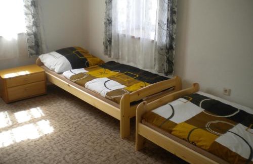 Bozanov Apartamento | Restaurace Na Křižovatce