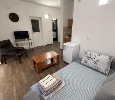 Pestani Casa | Restaurant & Apartments Lipa