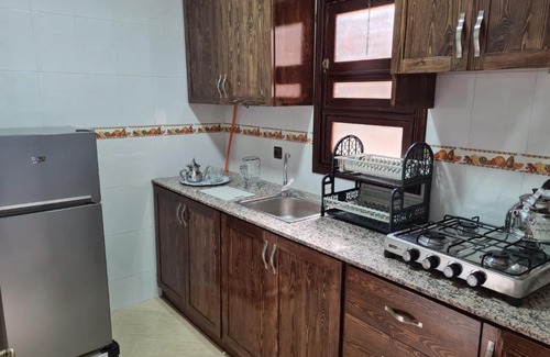 Beni Ansar Apartamento | Restaurante Cafe El Balcon