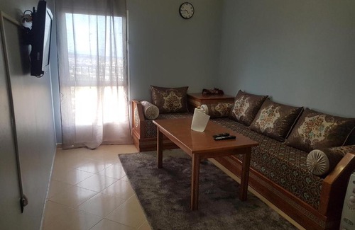 Beni Ansar Apartamento | Restaurante Cafe El Balcon