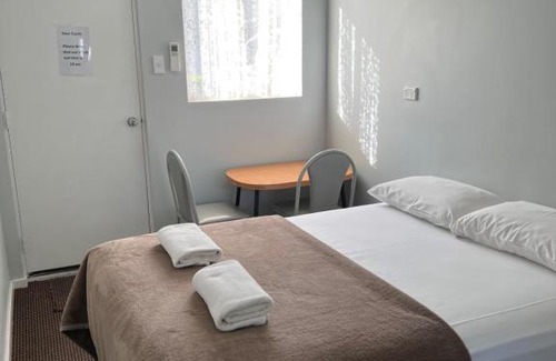 Broadwater Hotel | Restawile Motel