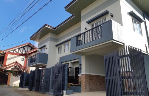 Baguio Casa | Restful 3BR Hillside Duplex House