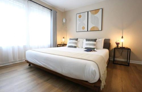 Gainesville Casa | Restful Refuge 2 BR Boutique Condo w Pool & Gym