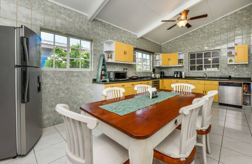 Kamay Casa | Restful retreat centrally located with private pool near Eagle Beach