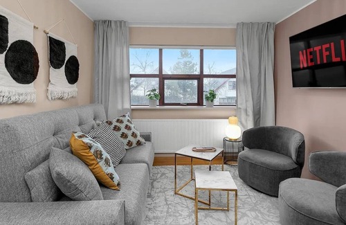 Breidholt Apartamento | Restful Retreat in the Suburbs.