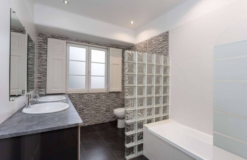 Alto do Pina Apartamento | Restful Trendy Room | Shared Apartment