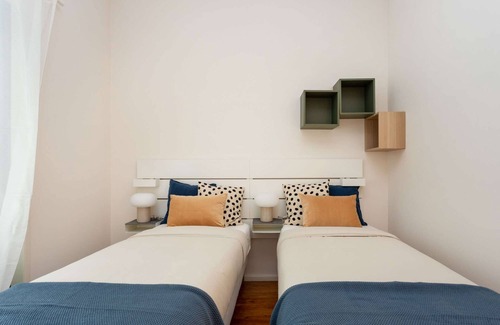 Alto do Pina Apartamento | Restful Trendy Room | Shared Apartment