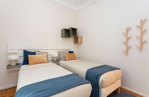 Alto do Pina Apartamento | Restful Trendy Room | Shared Apartment