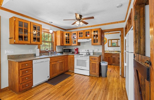 Sautee Nacoochee Cabina | Restin’ on the Ridge – Perfect Mountain Getaway for Family and Friends