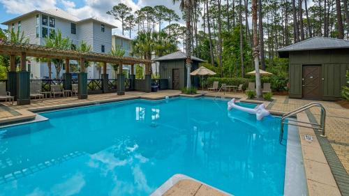 Treetop Casa | Resting Beach Face