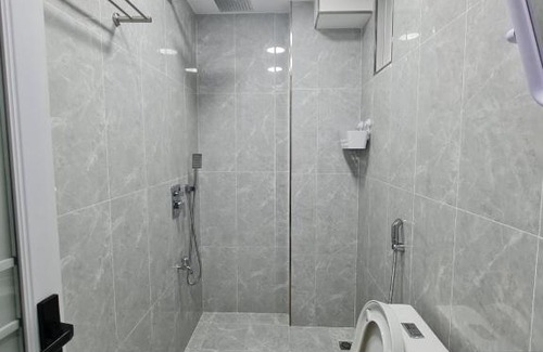 Male Casa | Resting View