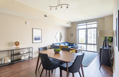 Reston Apartamento | Reston 2br steps to mall hospital restaurants WDC-832