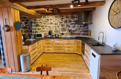 Fontcouverte-la-Toussuire Chalet De Esquí | Chalet restaurado del siglo XVIII, tranquilo y agradable a 5 km de las estaciones.