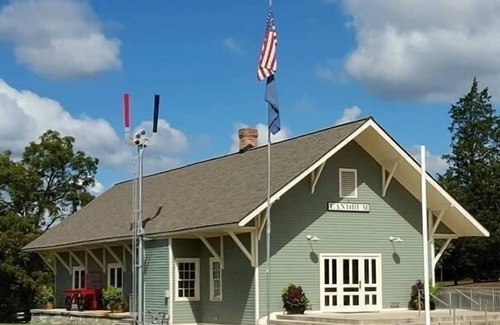 Landrum Cabina | Restoration Station-2 BR/2 Ba Log Cabin on10-ac sheep farm, see also VRBO2023701